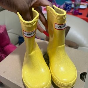 Yellow glitter hunter boots size toddler size 6